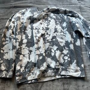 urban renewal by urban outfitters black and white tie dye crew neck